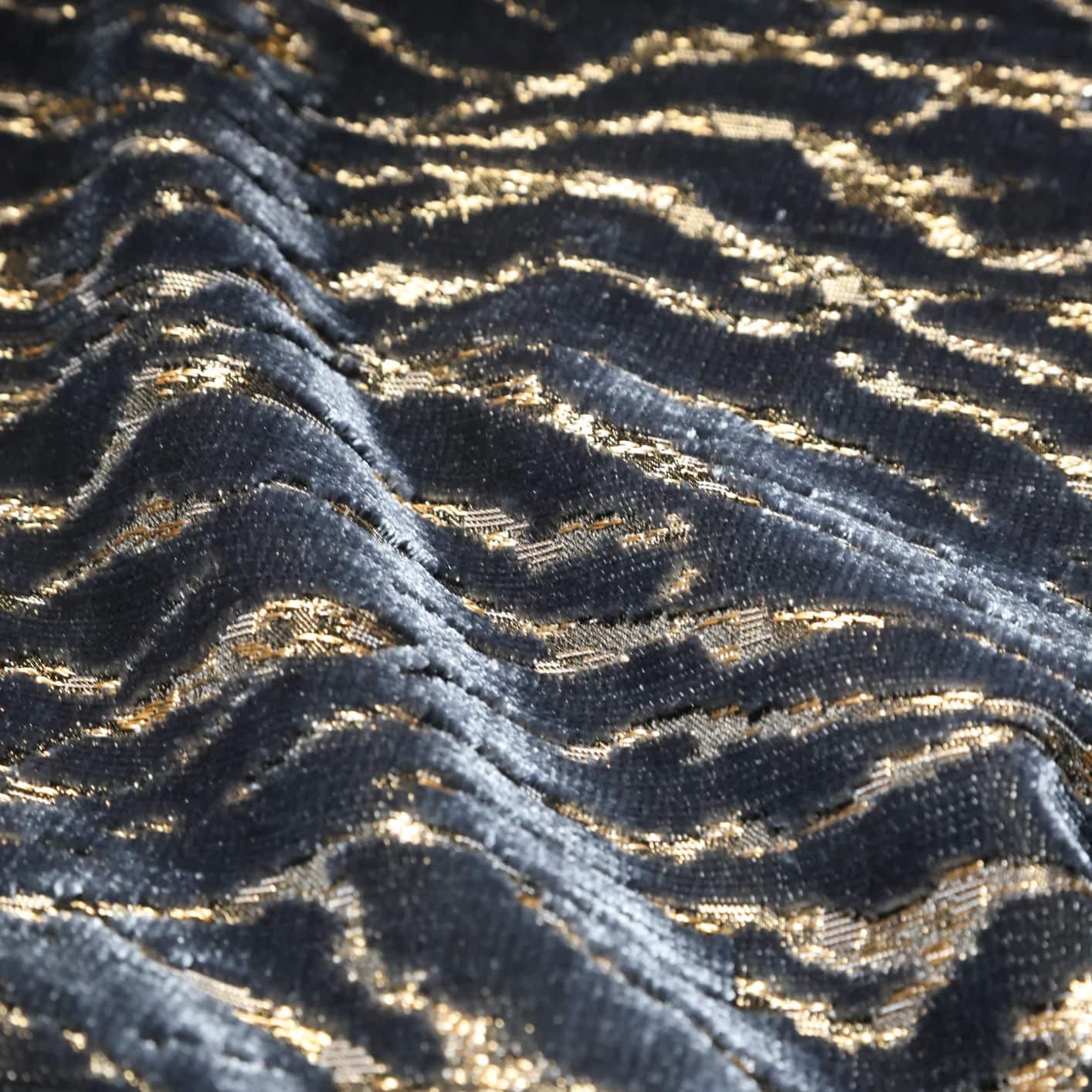 JBL Jacquard Velvet Customization Tiger Pattern Cut-pile Fabric Luxury Home Textile for Sofa